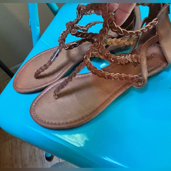 Sandals - Picture 2 of 6